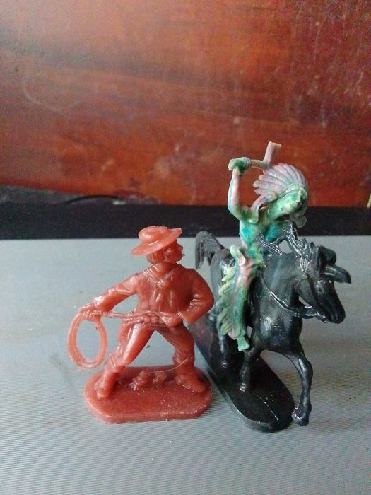 Jucării, figurine indieni si cowboys, originale