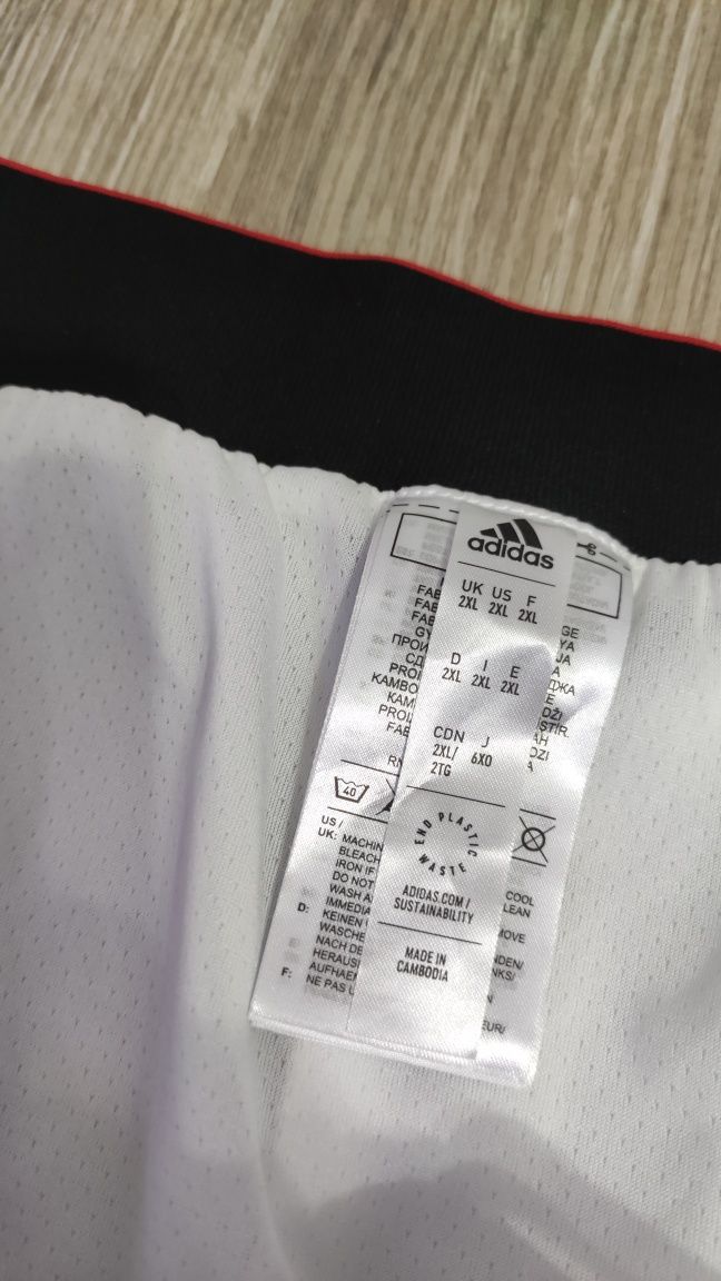 Adidas x Manchester United 2XL футболни шорти