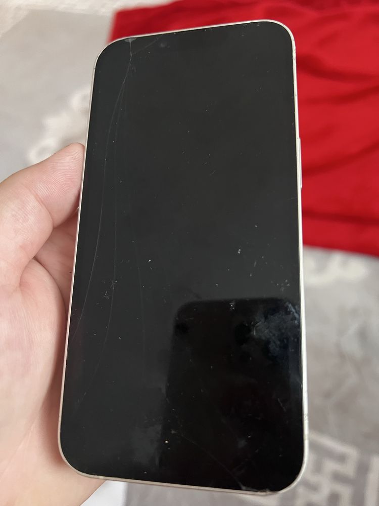 Iphone 14 fisurat