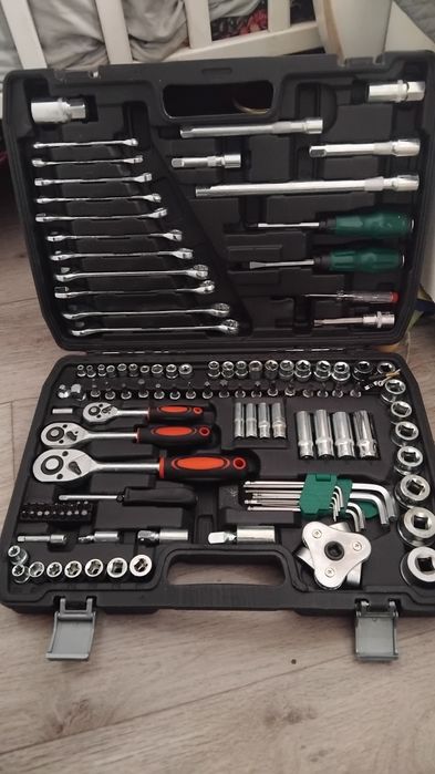 Новый  набор 121 предмет  крупный  шаг