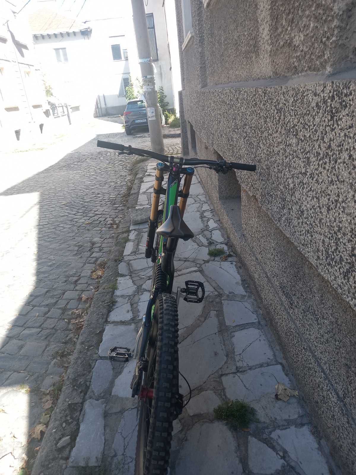 Specialized demo 8