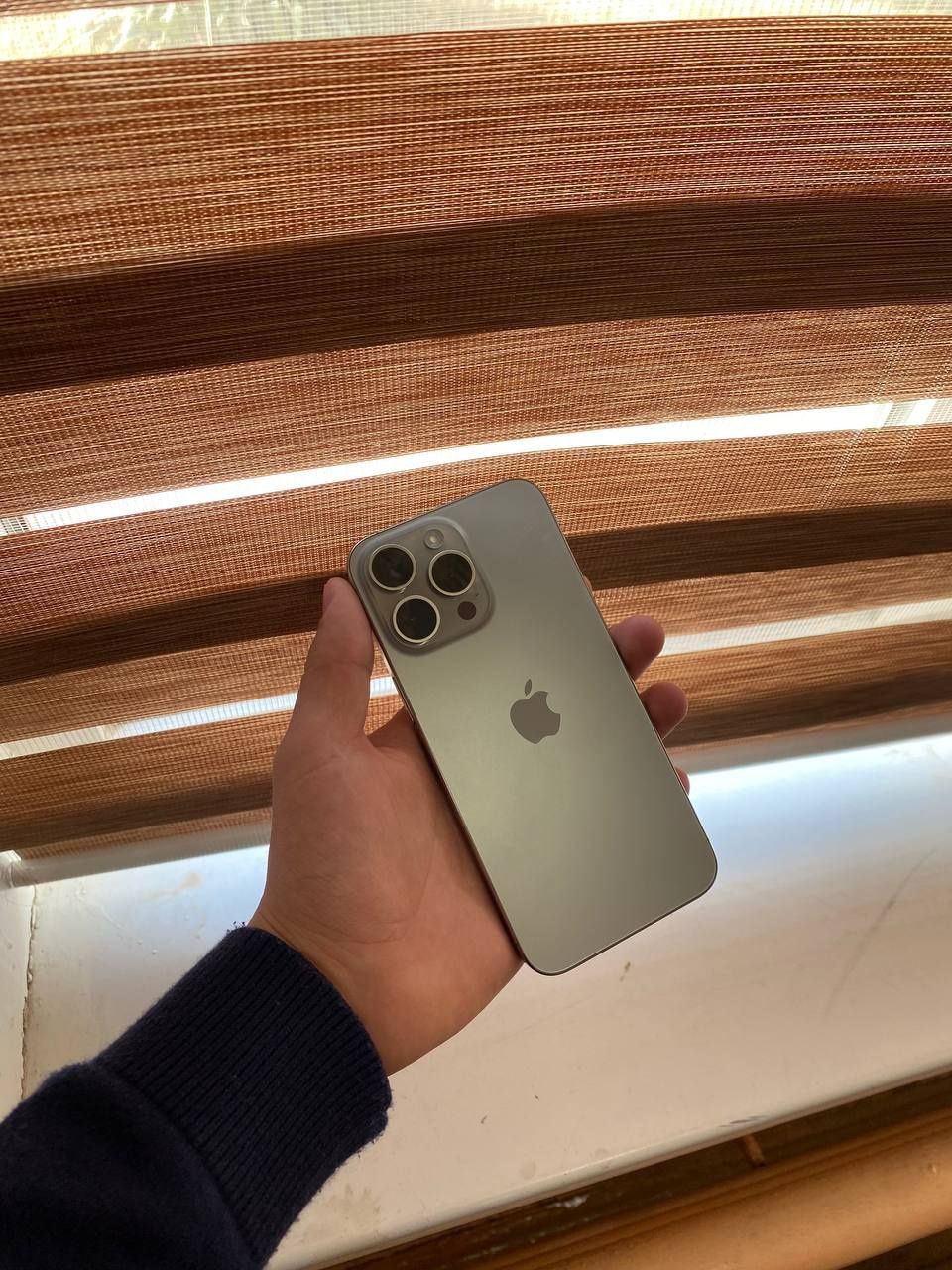 iPhone 15 pro max bor