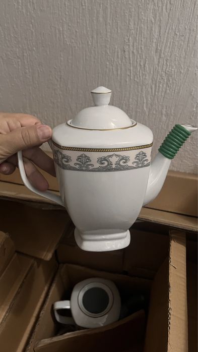 Продам нобор посуды из 102 предмета