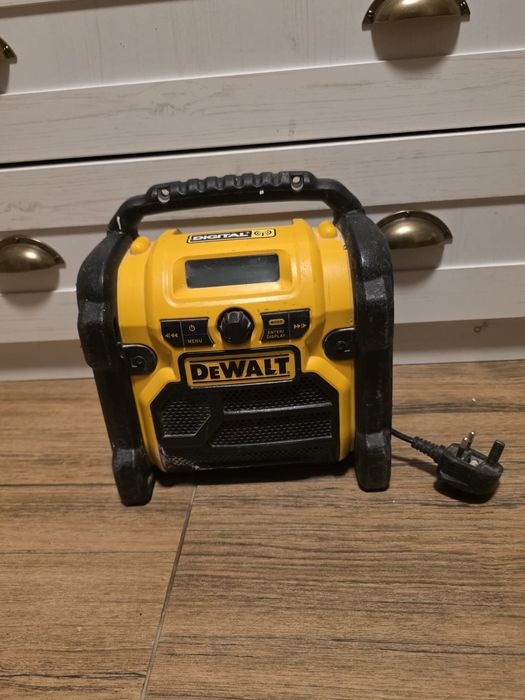 Radio/boxa santier DeWalt DCR020 pret FIX