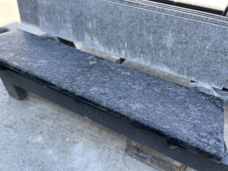 Trepte sau glafuri din granit antracit,finisaj leather,antiderapant