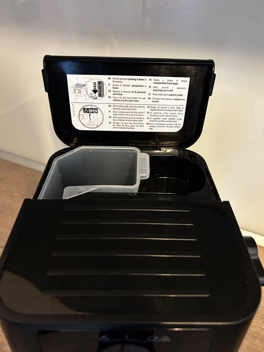 Aparat de cafea Delonghi utilizat 8 luni