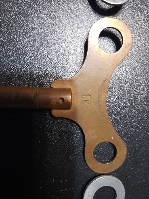 Стари ключове за брави,стенни и др. часовници