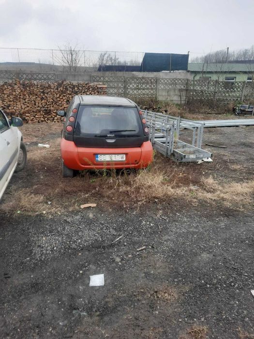 Vand autovehicul Smart pentru dezmembrare