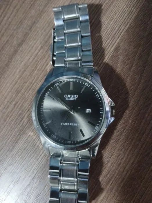 Часы на запчасти