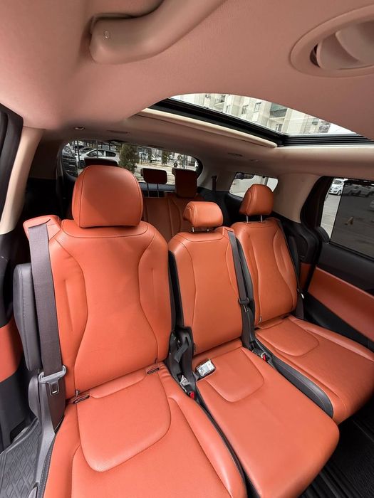 Kia karnival sotiladi