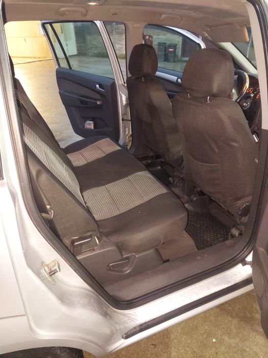 Vând Opel Zafira 1.9