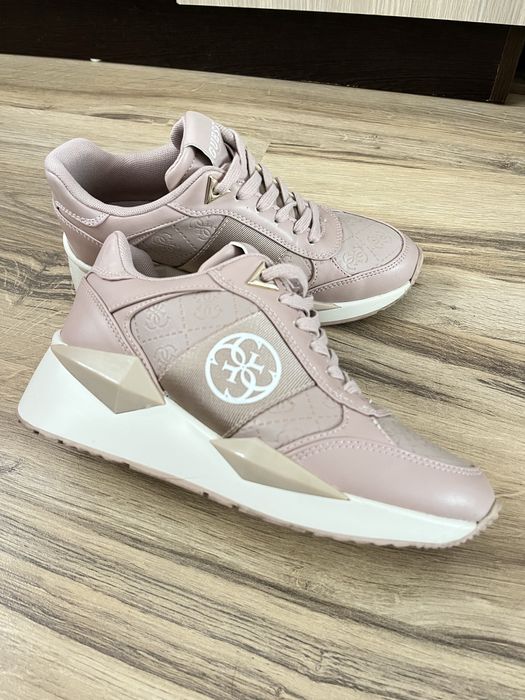 Дамски сникърси Guess