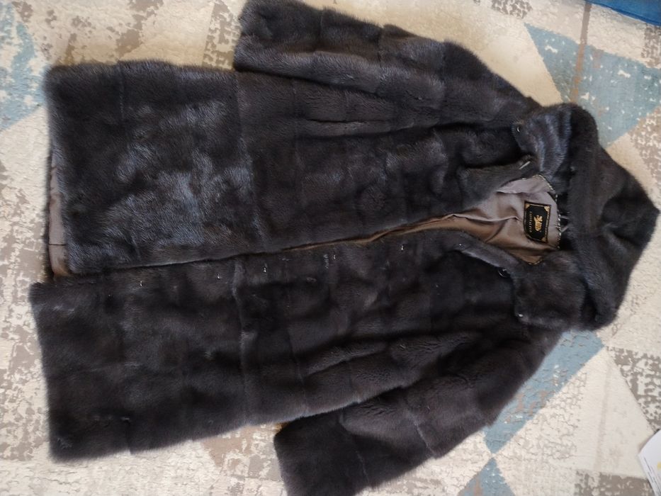 Продам норковую шубу