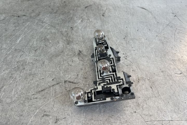 Soclu becuri lampa stop pe aripa dreapta 1J9945258A Volkswagen VW Gol