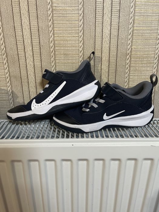 Маратонки,бутонки и стоножки за момче