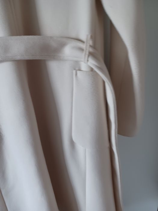 Палто дълго бяло