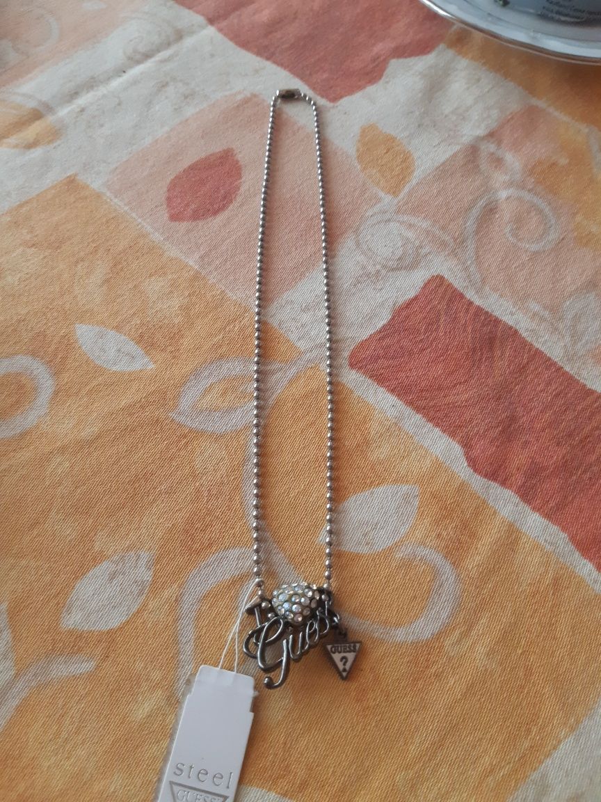 Оригинално колие на Guess с камъни Swarovski