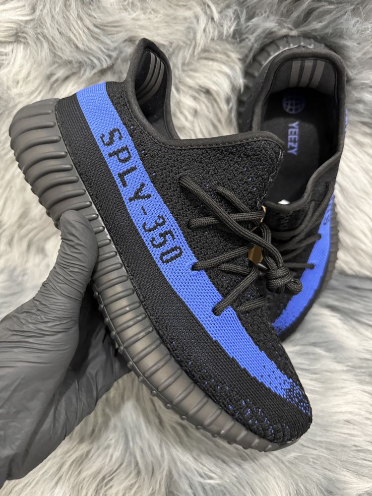 Yeezy 350 v2 Dazzling Blue