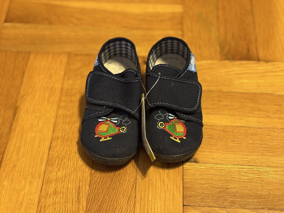 Детски пантофи за момче