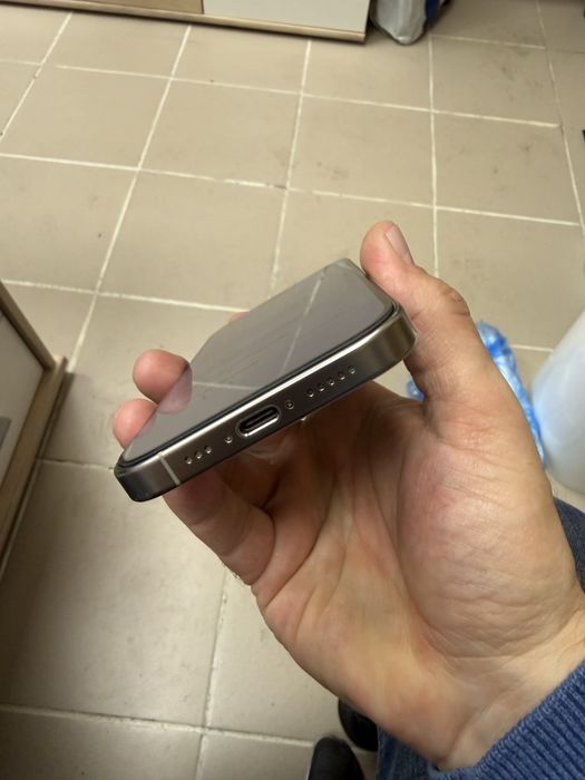 iPhone 16 Pro 128gb - гаранция, перфектен