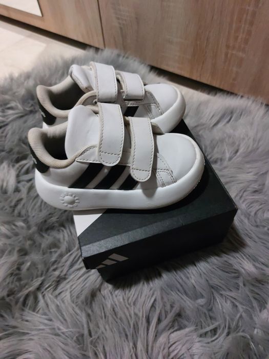 Бебешки Adidas 23.5