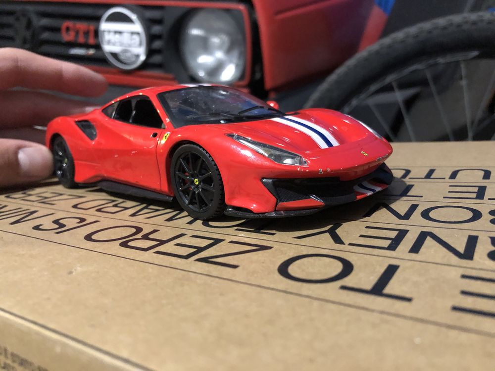 Колекционерски модели колички burago 1/24 ferrari lamborgini audi r8