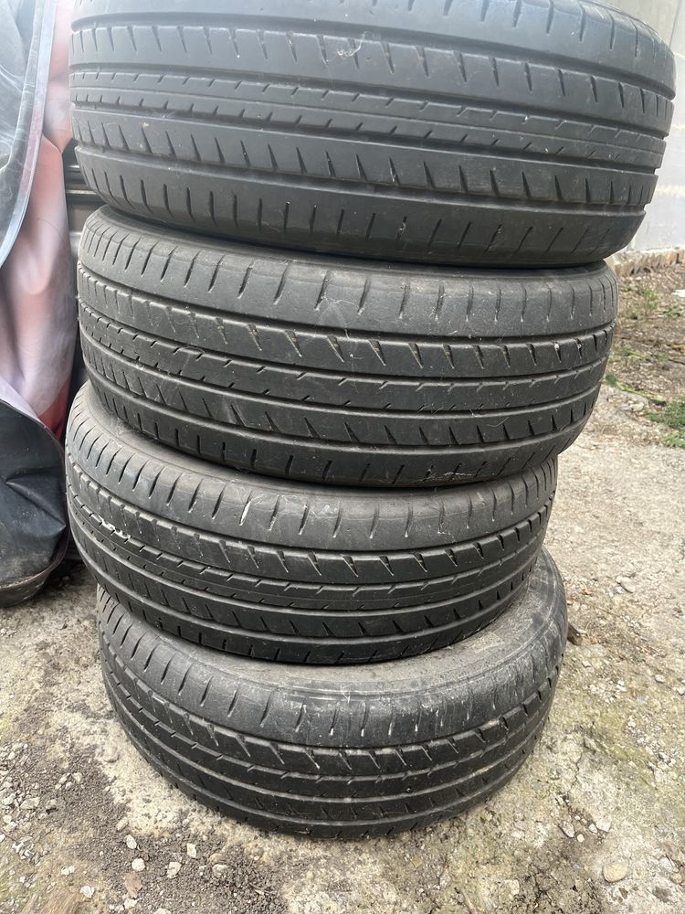Продавам гуми във добро състояние