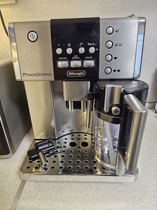 Кафе машина Делонги