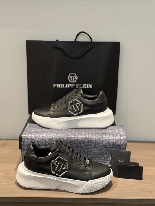 Adidasi sport negrii josi