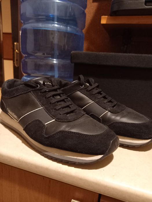 Маратонки Calvin Klein!!