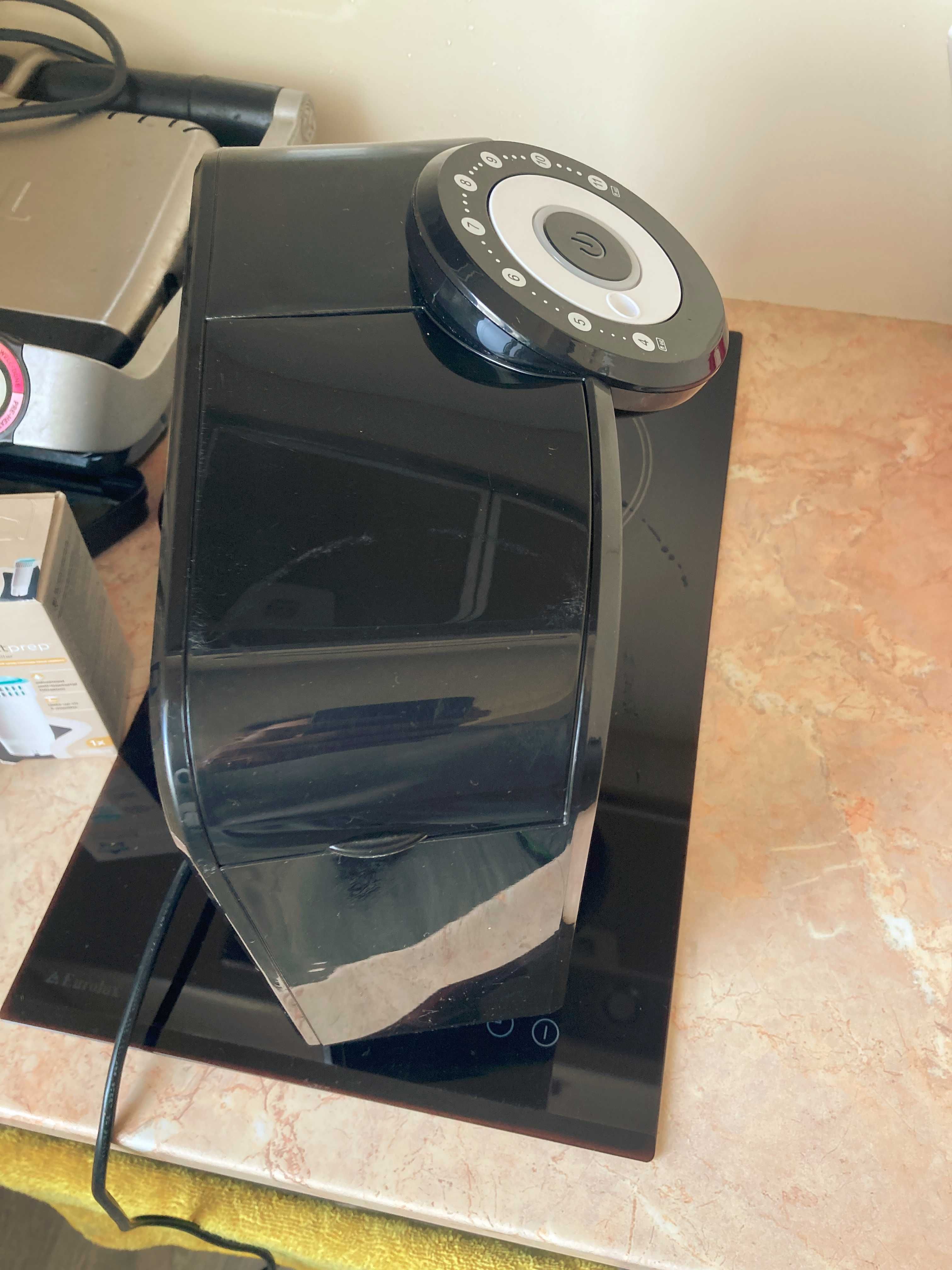 Електрически уред за приготвяне на адаптирано мляко Tommee Tippee