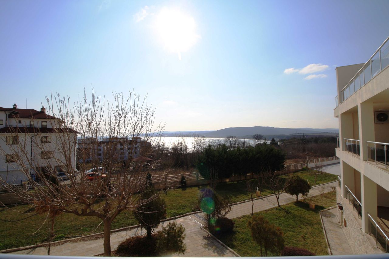 Продава се Тристаен апартамент в Бяла - 133 кв.м за 662 €/кв.м - Снимка #11