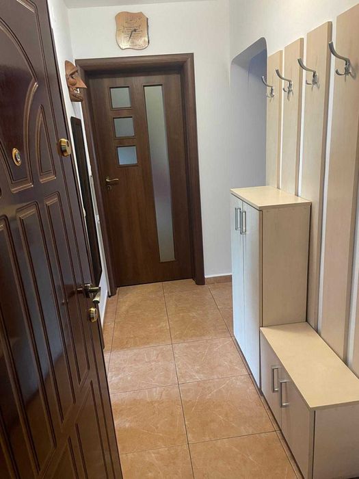 Proprietar, închiriez apartament 3 camere, decomandat, în mun Brașov