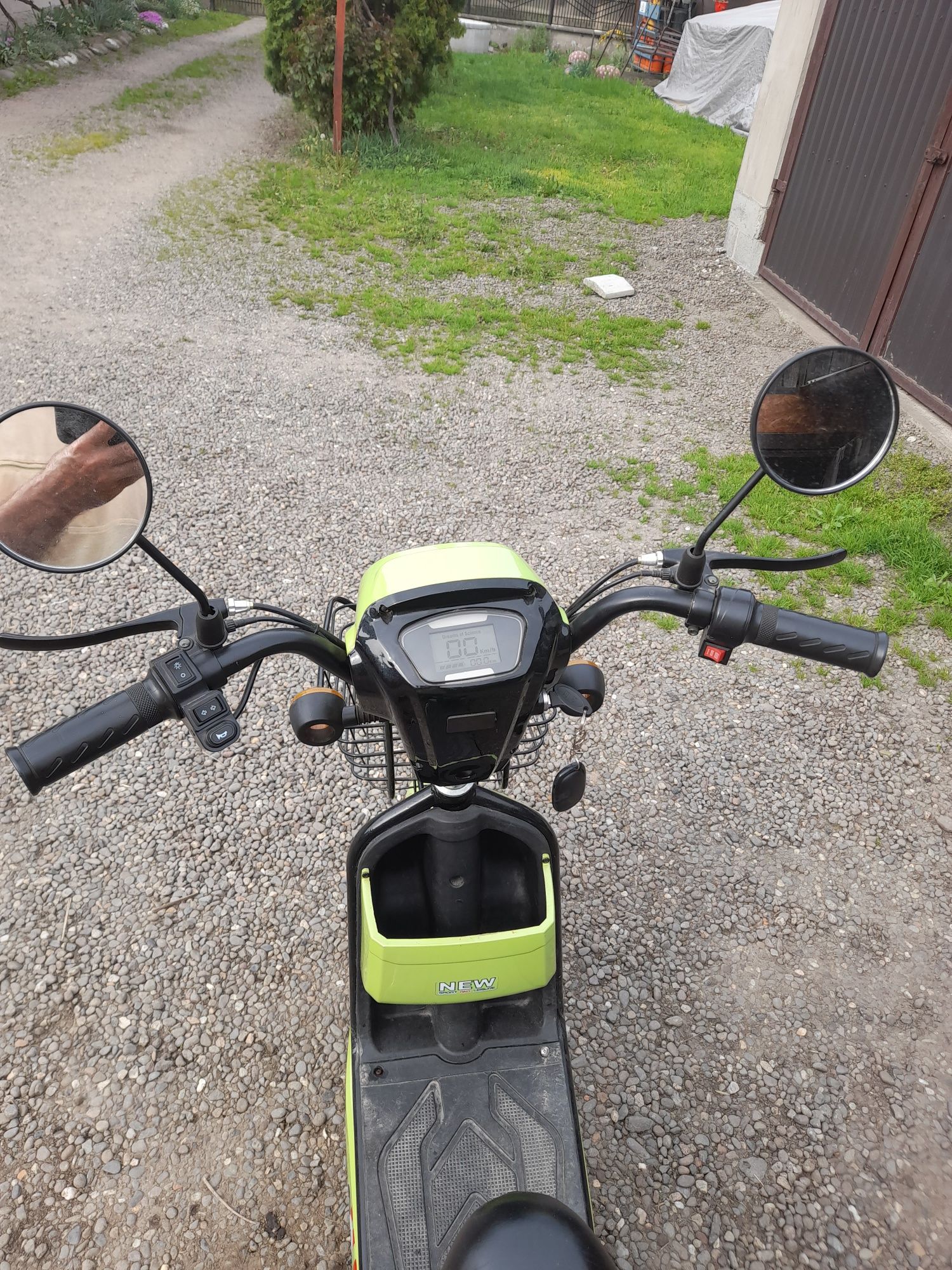 Vînd miniscuter electric moped