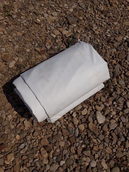 Prelate cauciucate aproape noi nouțe cu capse de inox 650 grame pe met