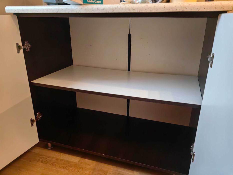 Vand mobila de bucatarie 2.70 m