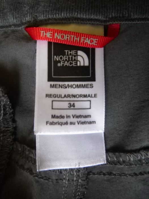 Pantaloni The North Face nr. 34