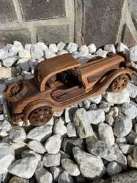Masina din lemn de nuc