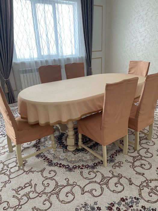 Продаю стол дубовый 2 штуки