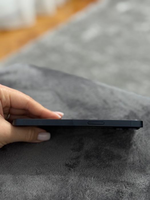 Iphone 13 - Negru Midnight, 128 gb, ca nou.