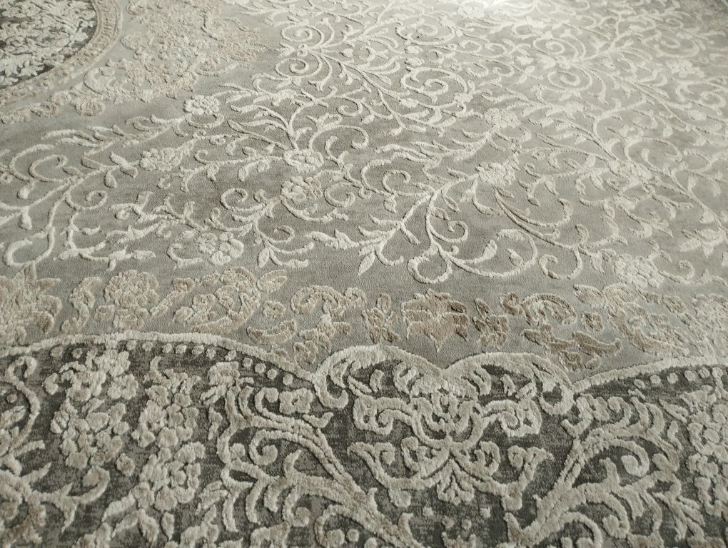 Ковер 2*4 в хорошем состоянии
