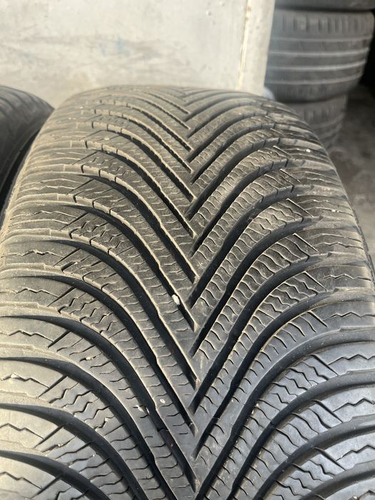 4 бр. зимни гуми 225/50/17 Michelin 6,5 mm DOT 1917