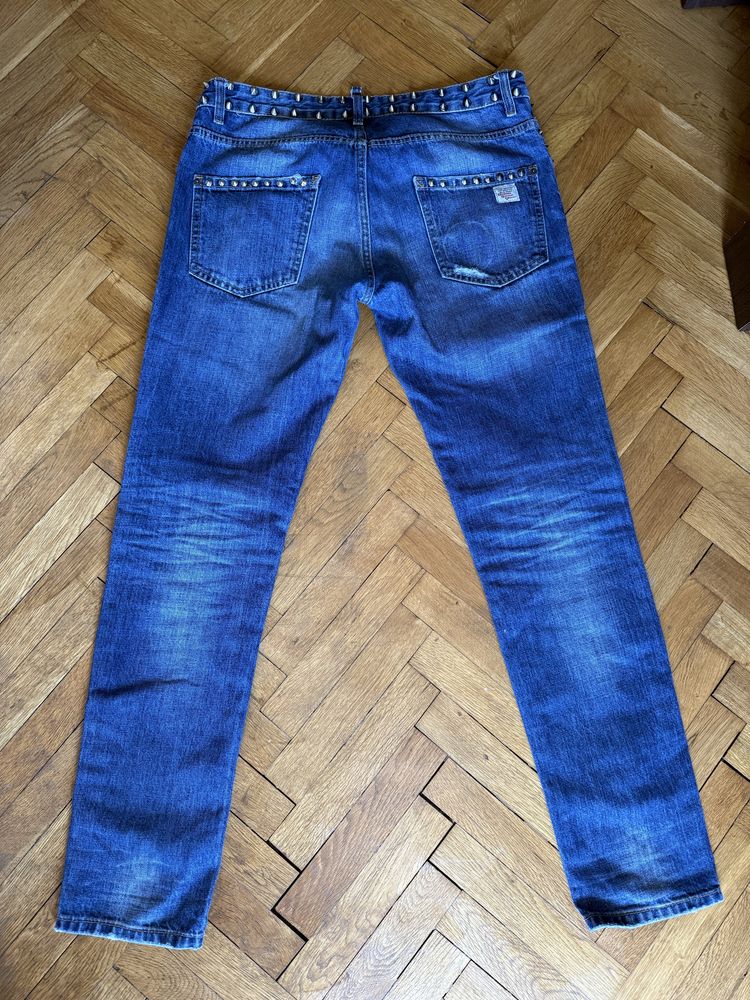Продавам оригинални дънки на DSQUARED