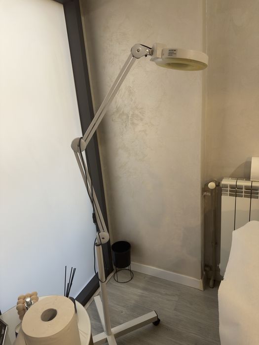 Lampa cosmetica alba