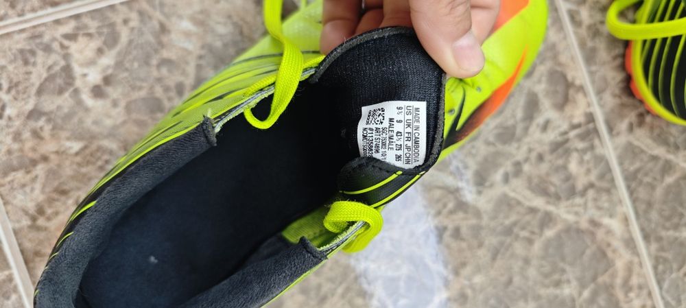 Футболни обувки 42 номер стоножки Nike и Adidas