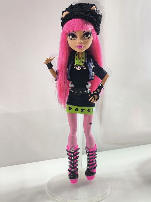 Продаю кукол Monster high/  монстер хай Хоулин Вульф