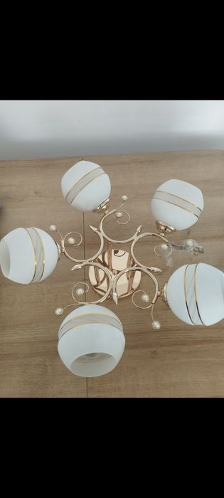 Продам люстру пятирожковую