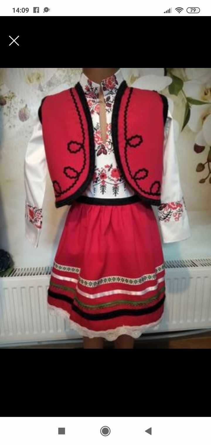 Народна носия за момиче със ширити