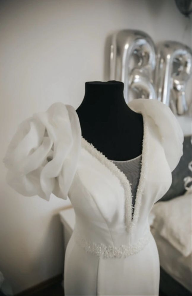 Rochie de mireasa pe corp, curatata profesional