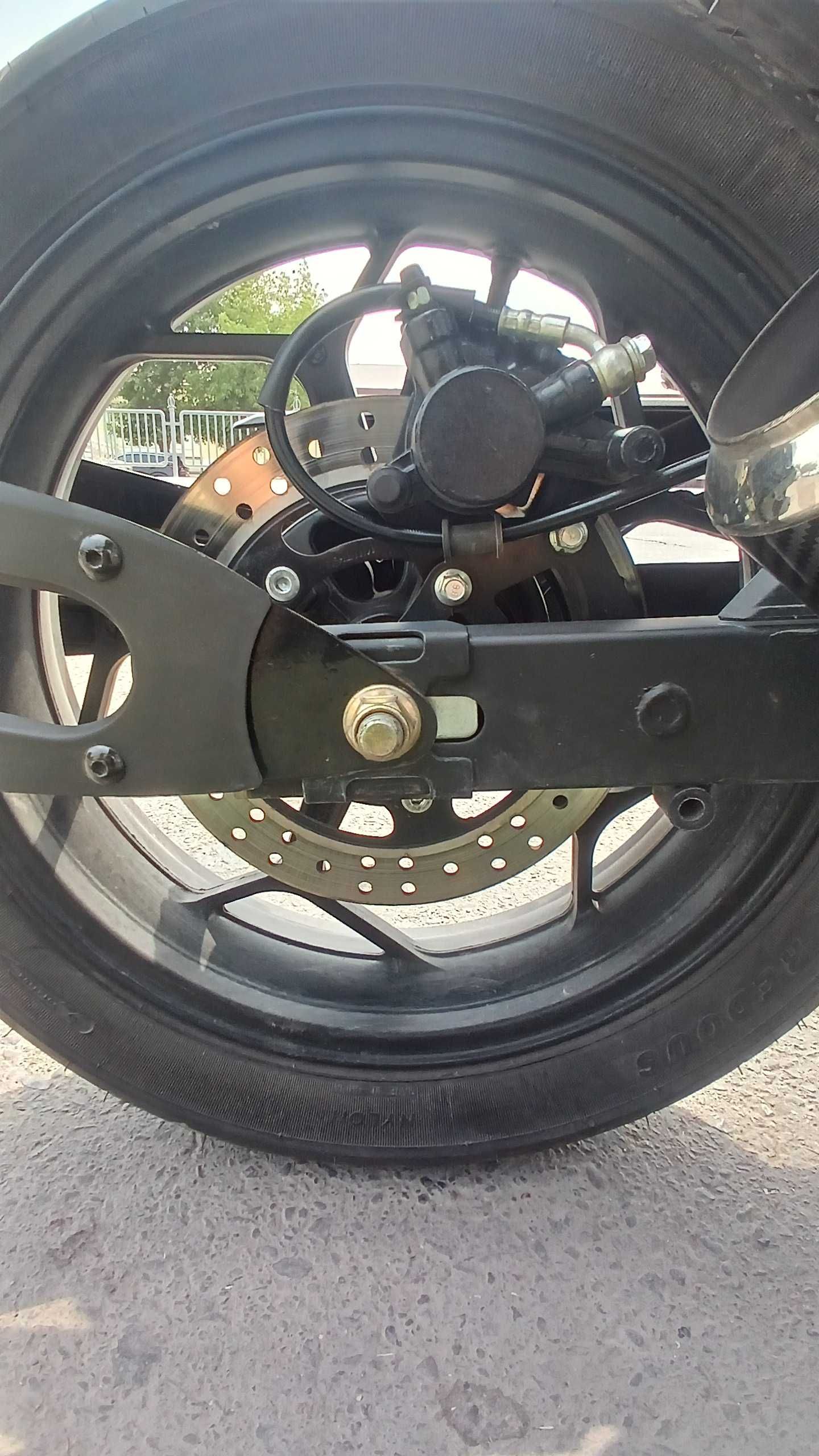 Moto sotiladi Kawasaki 400 ideal holatda tuning qilingan